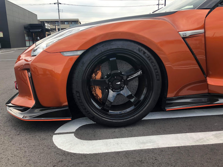 カーボンブレーキを装着したGTR R35