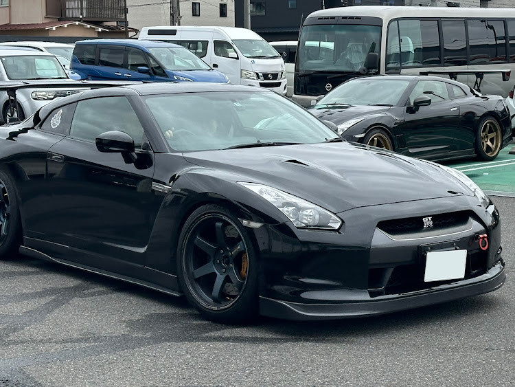 黒のGTR R35