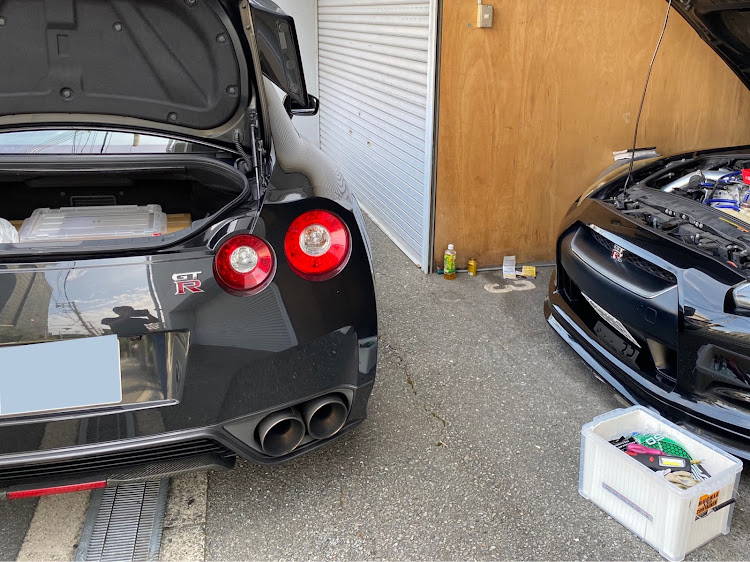 黒のGTR R35が2台