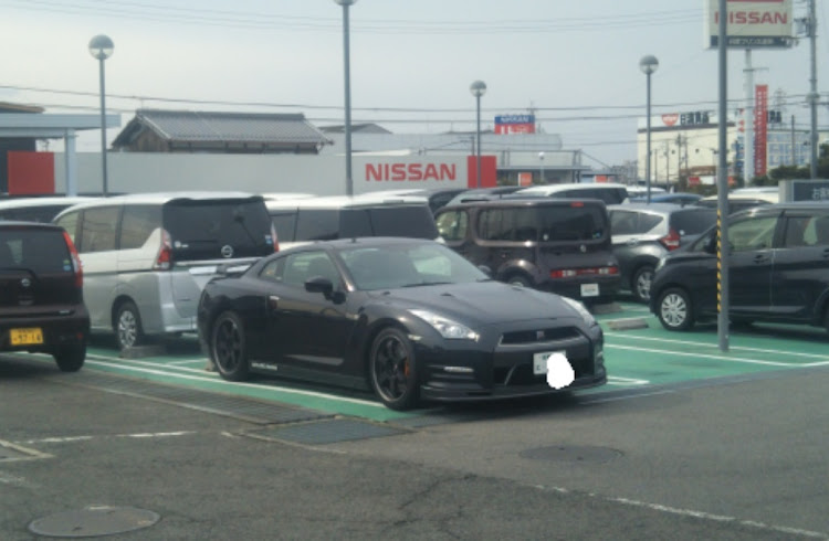 黒のGTR R35