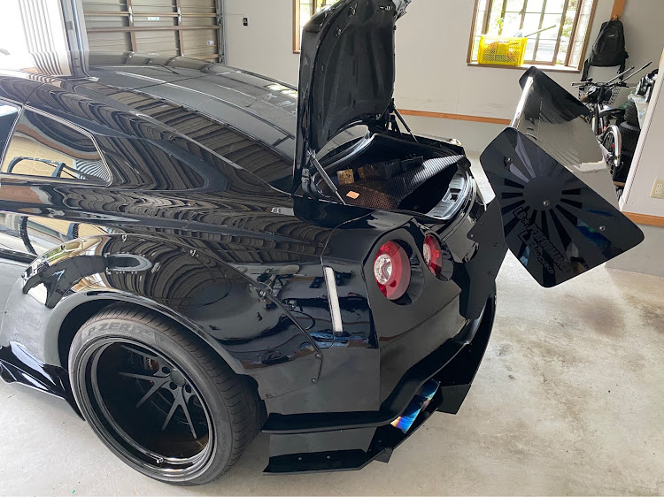 リバティウォークのGTR R35